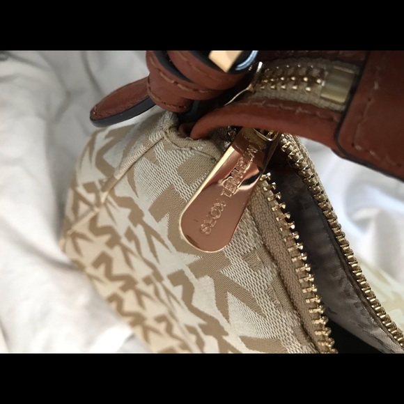 Michael Kor Purse - Picture 6 of 6